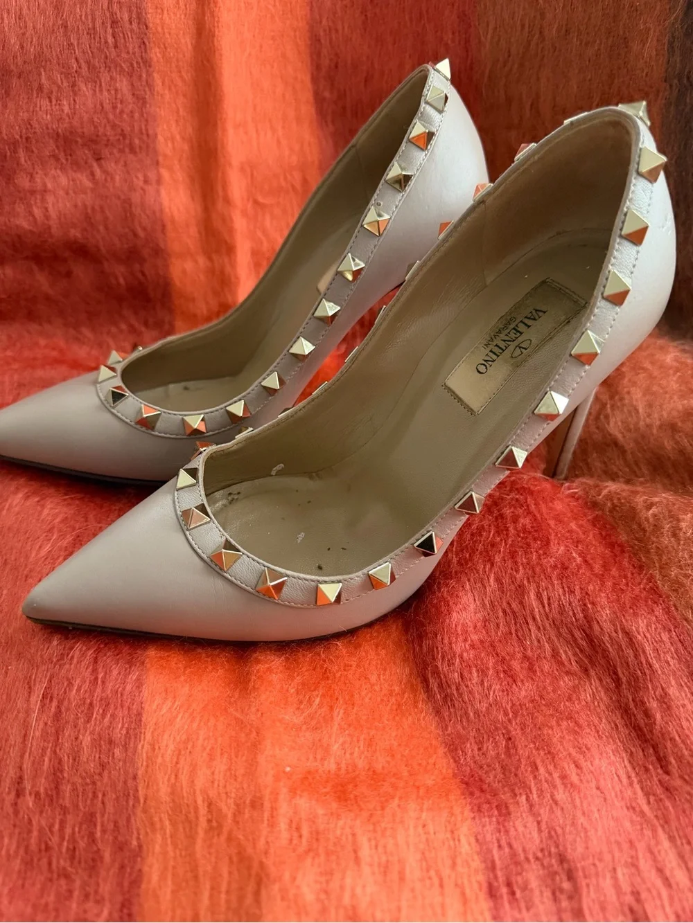 Authentic Valentino Garavani Rockstud Pumps | Nude Leather | EU 35.5